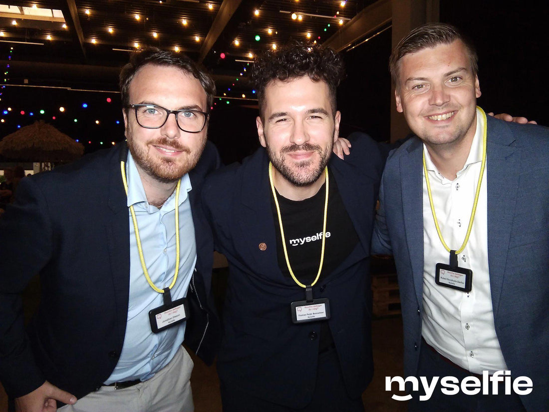 Jonathan, Thomas Bennedsen og Robert Sundholm Dørfler fra Myselfie til et event